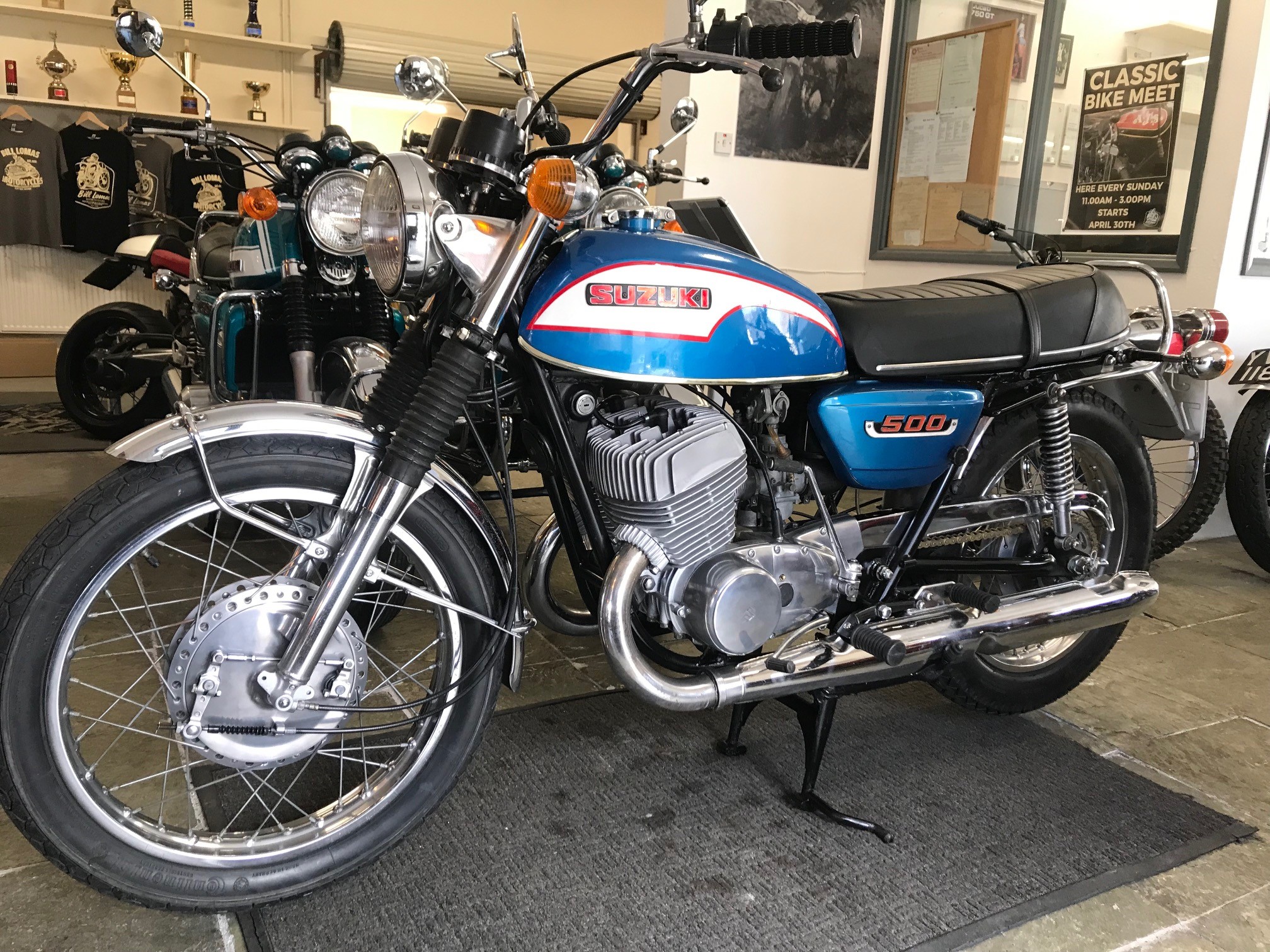 1973 Suzuki GT 750 specifications and pictures